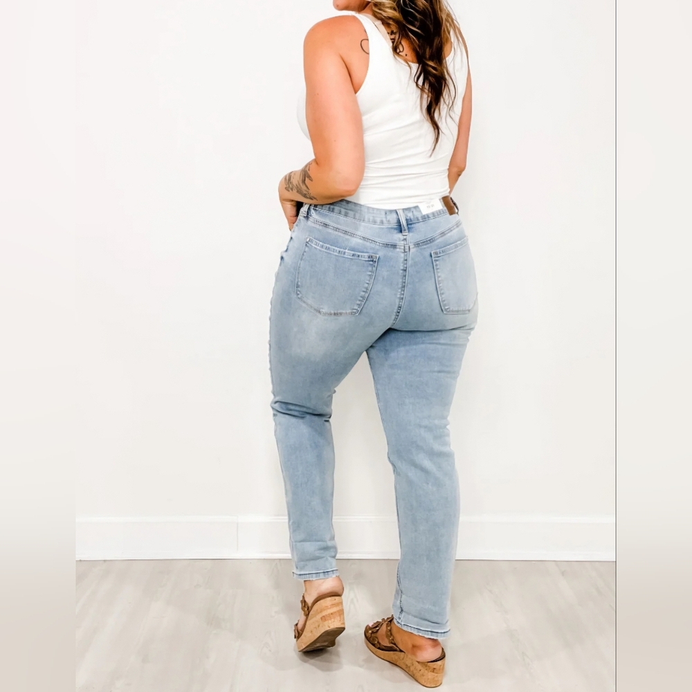 Judy Blue MR Medium Wash V Front Cuffed Boyfriend Jeans Cool Tech Various NEW - Picture 14 of 16